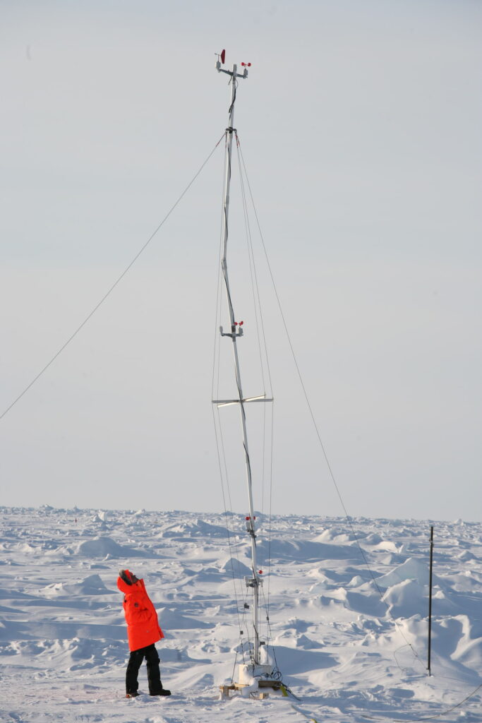 Equipage de tara en action sur la glace