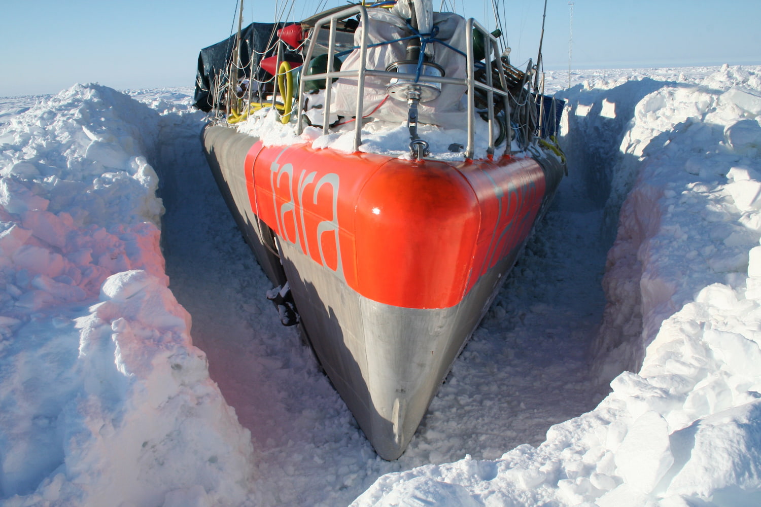 La goélette prise dans la glace