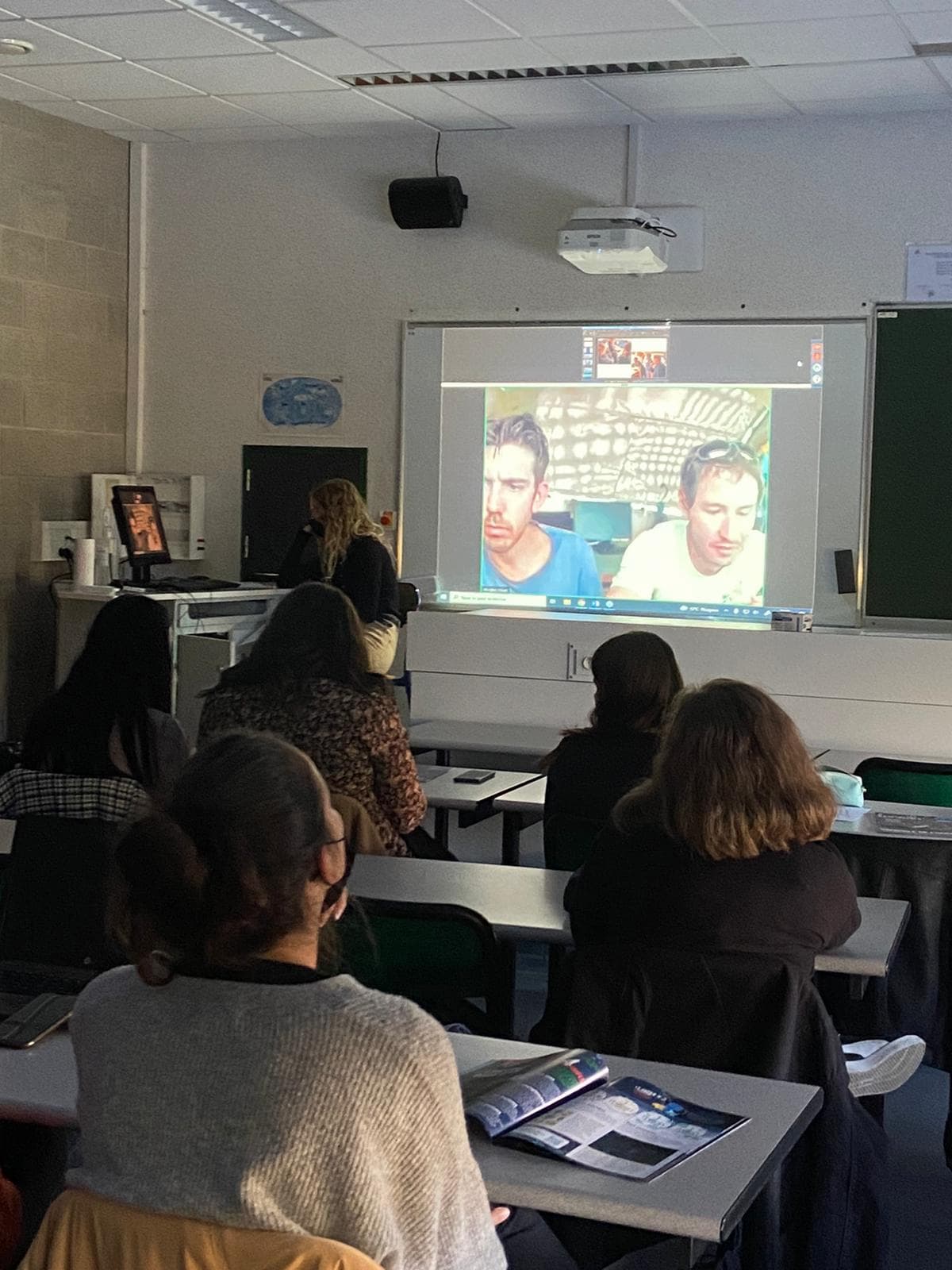 En classe avec l'équipage