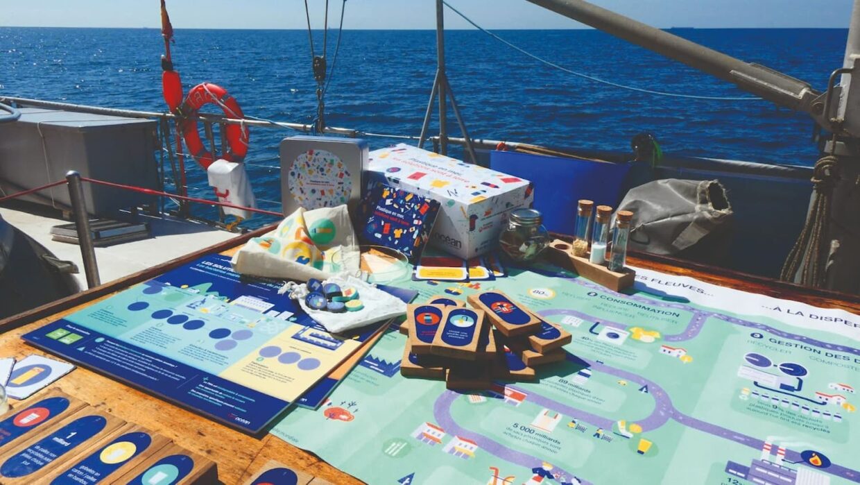 Présentation de la malette plastique - Outils de culture scientifique Fondation Tara Océan